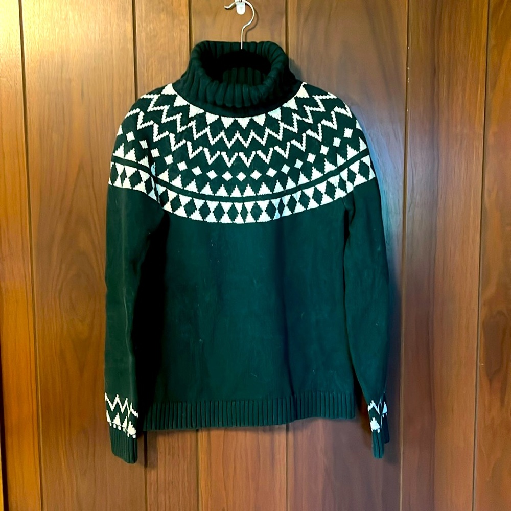 Patterned, warm, knit turtleneck sweater